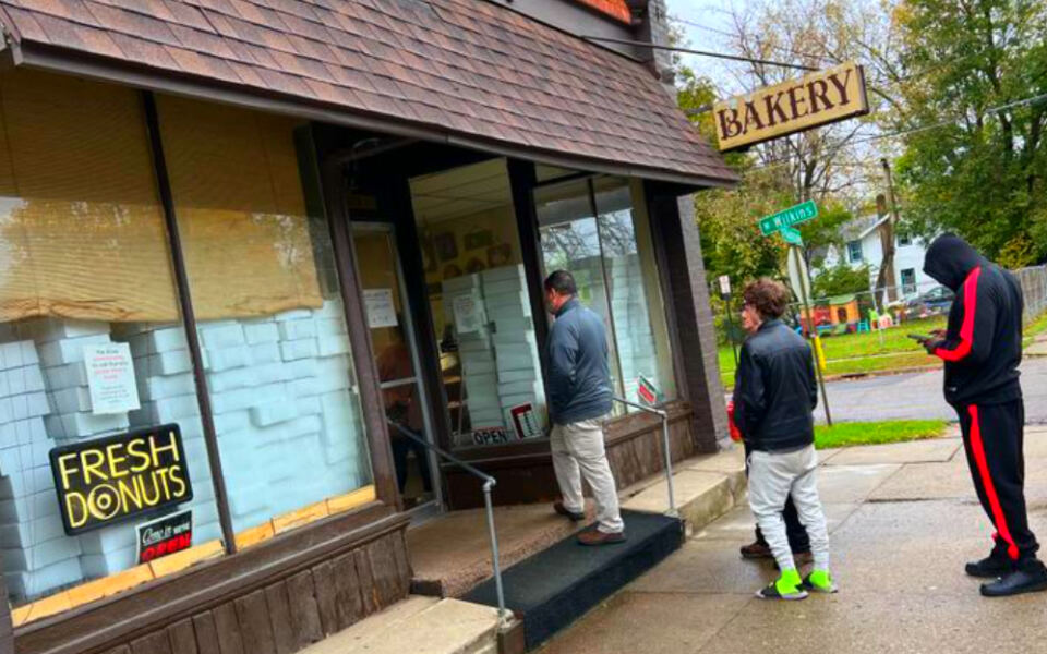 This 113-Year-Old Michigan Bakery Still Draws Lines for Donuts