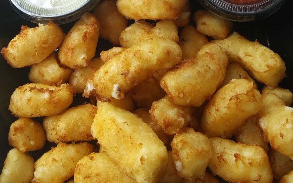 Fresh Cheese Curds Squeak Straight Out of the Vat at This Old-School Minnesota Creamery