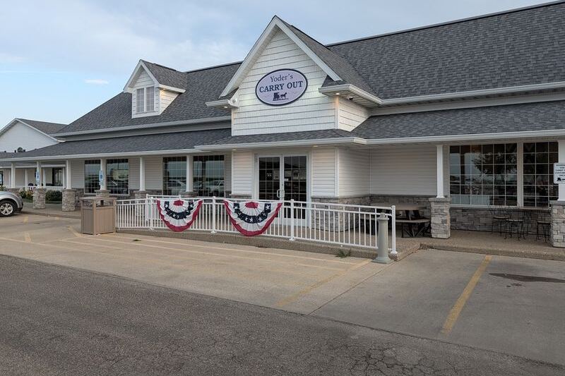This Unassuming Illinois Sandwich Counter Inside An Amish Grocery Is Worth The Drive To Arthur
