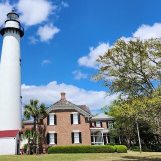13 Haunted American Lighthouses With Ghost Stories That Refuse to Fade