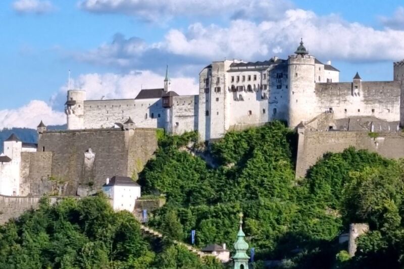 14 Famous Fortresses That Were Considered Almost Impossible to Capture
