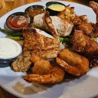 Craving Fresh Gulf Oysters? These 11 Port Aransas and Rockport Seafood Spots Are Worth the Drive From Houston