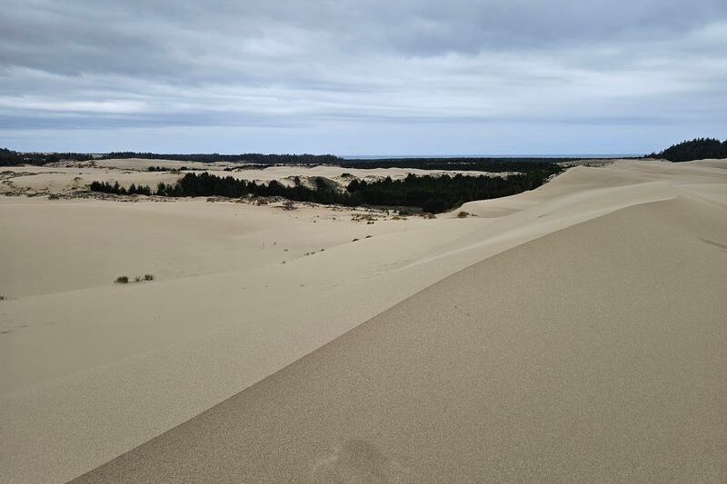 Oregon’s Coastal Road Trip Strings Lighthouses, Dunes, and Fishing Harbors Into One Postcard Drive