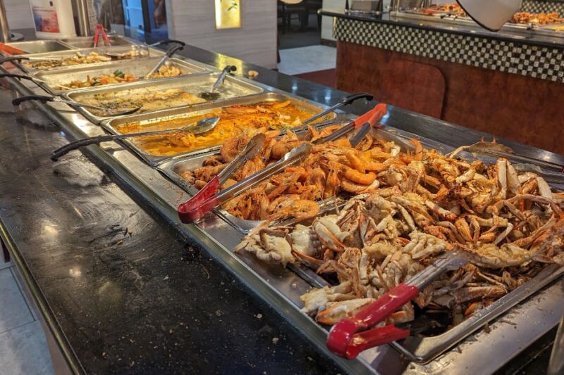 At This Georgia Buffet, the Crab Legs and Crawfish Keep Getting Restocked Even on a Packed Sunday