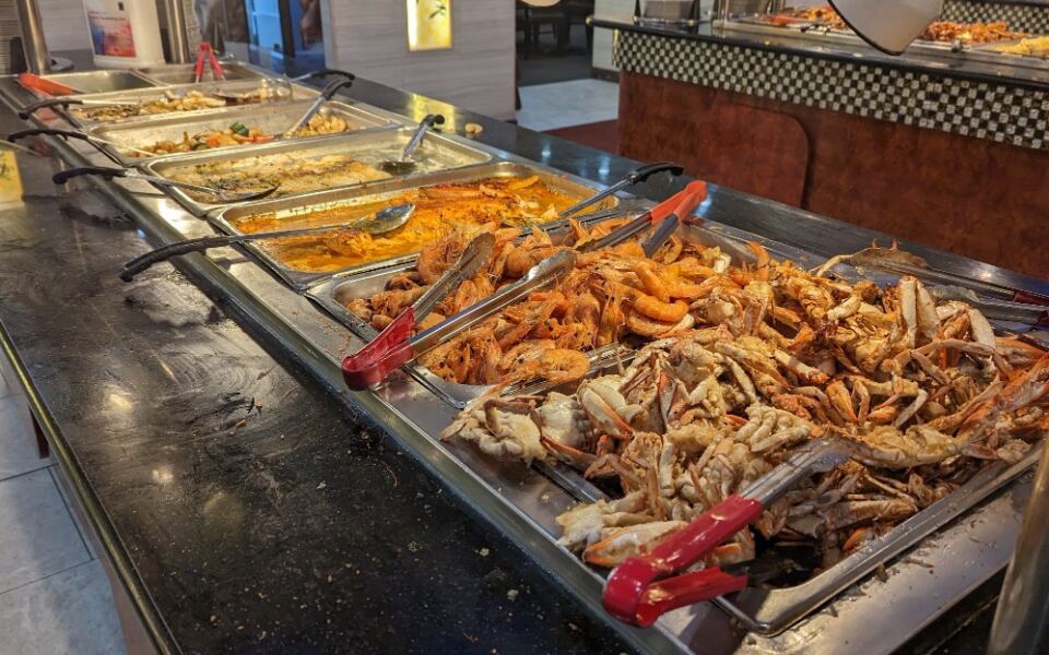 At This Georgia Buffet, the Crab Legs and Crawfish Keep Getting Restocked Even on a Packed Sunday