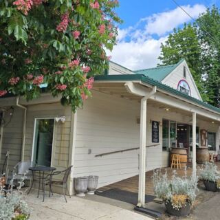 This 1800s Oregon General Store Hides Ice Cream, Pastries, and Live Music Behind Its Doors