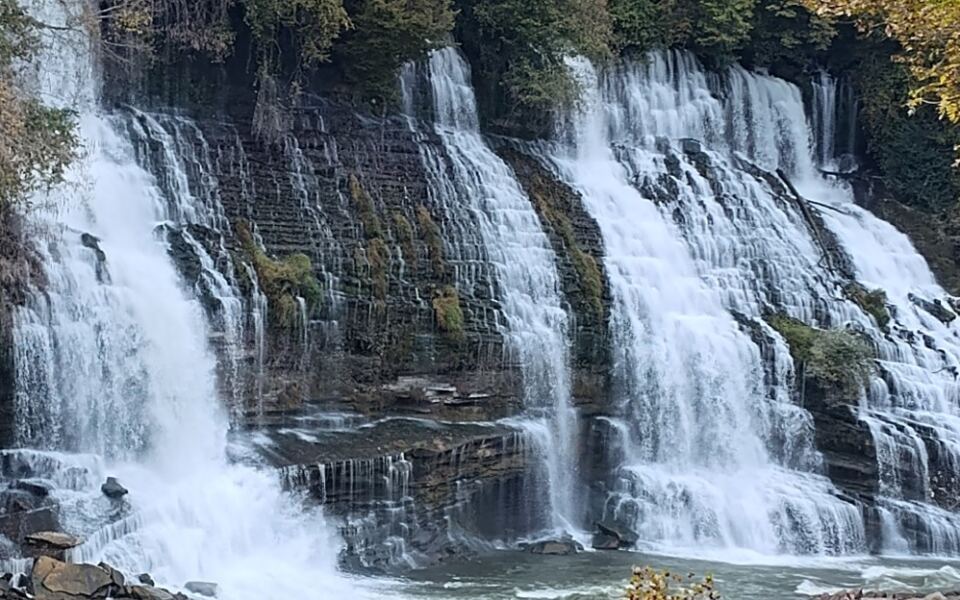 13 Tennessee Waterfalls Worth Taking the Backroads to See