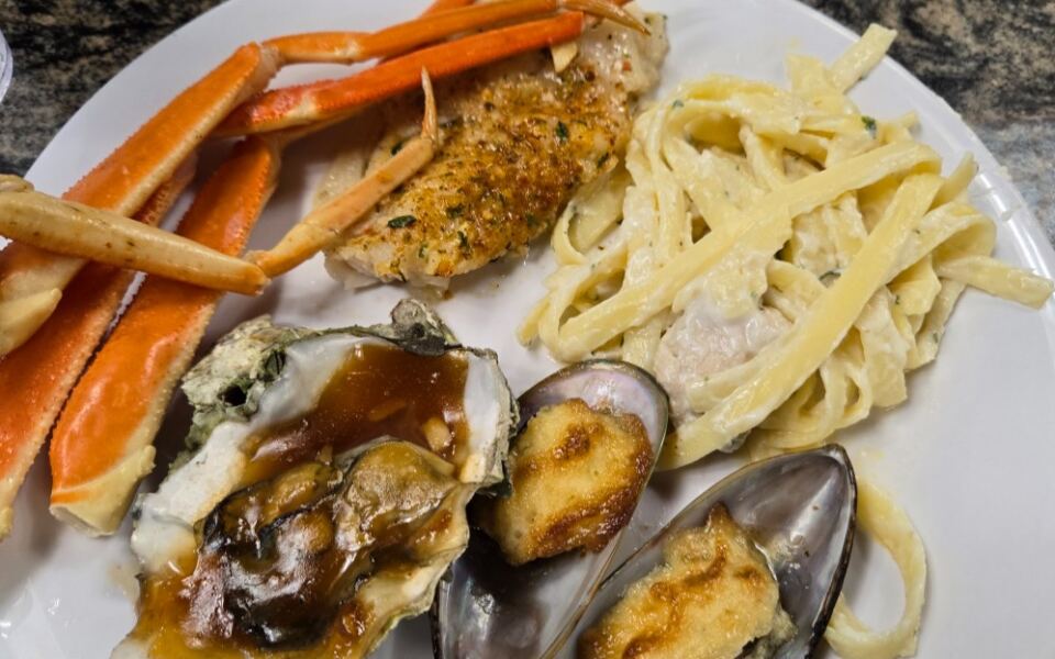 This Washington Seafood Buffet Keeps the Crab Legs Endless, With Lobster and 40 Kinds of Sushi on the Side