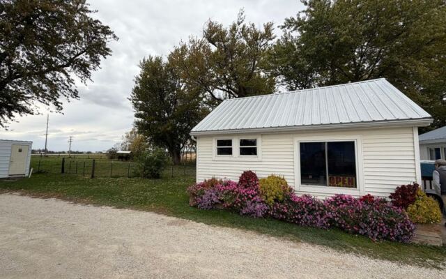 This Quiet Minnesota Amish Bakery Sells Still-Warm Bread and Pies for Less Than a Fast Food Lunch
