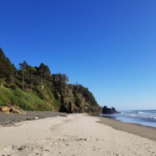This Oregon Beach Hides a Cliffside Road Where Stagecoaches Once Rattled Along the Sand