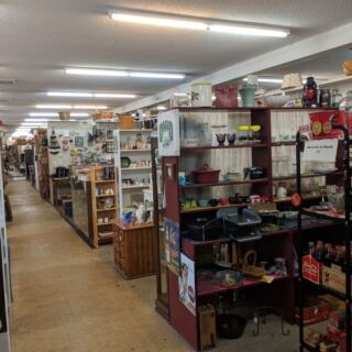 Collectors Make Weekend Road Trips Across Ohio Just To Dig Through The Shelves At This Overlooked Collectibles Shop