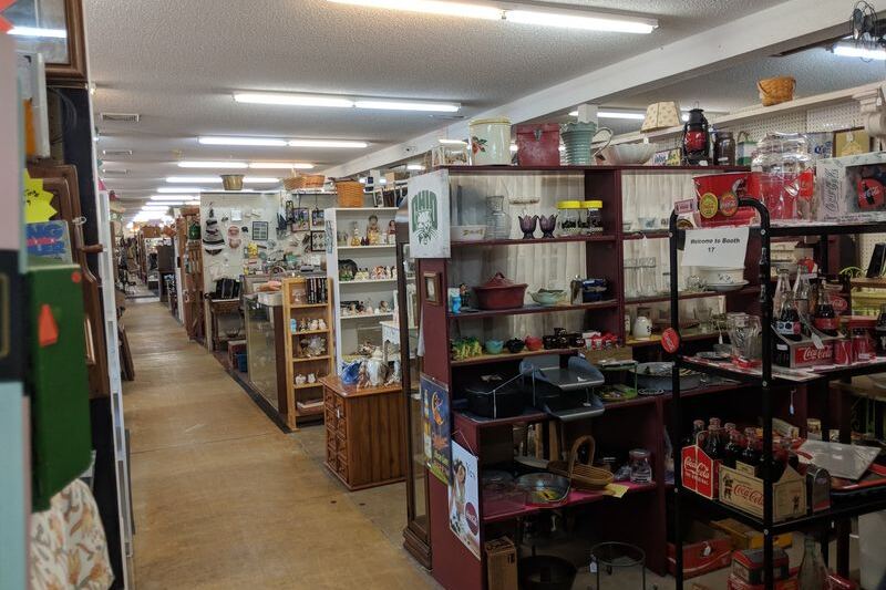 Collectors Make Weekend Road Trips Across Ohio Just To Dig Through The Shelves At This Overlooked Collectibles Shop