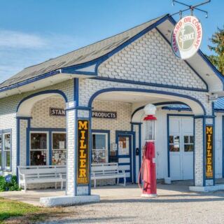Step Back Into The 1930s At This Restored Route 66 Gas Station In Illinois