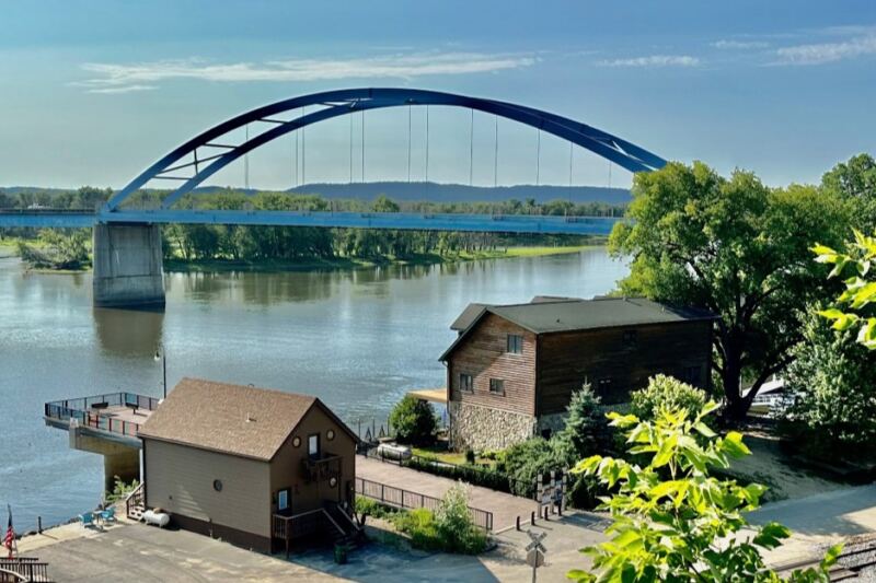 This Tiny Iowa River Town Has Just 429 Residents And Stunning Bluff Views