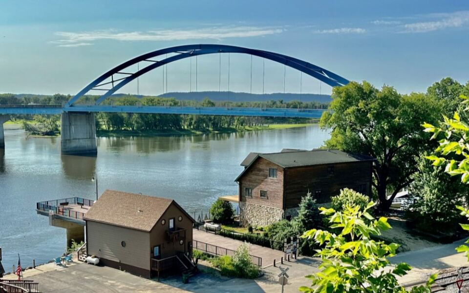 This Tiny Iowa River Town Has Just 429 Residents And Stunning Bluff Views