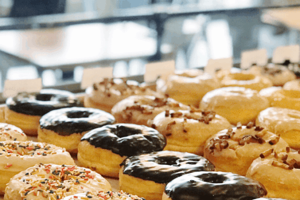 Tennessee’s Little Donut Shop Has Fed Three Generations of Knoxville Families Before Sunrise