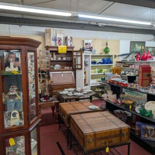 This Giant Tennessee Antique Mall Near Pigeon Forge Takes a Whole Day to Walk, Booth by Booth