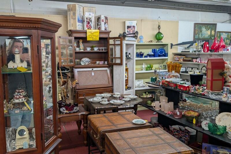This Giant Tennessee Antique Mall Near Pigeon Forge Takes a Whole Day to Walk, Booth by Booth