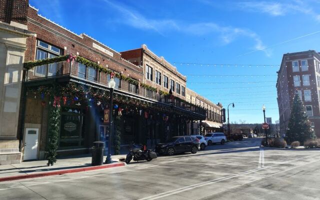 A Historic Oklahoma Downtown Lets You Walk Everywhere, Browse Shops, And Eat Between Stops