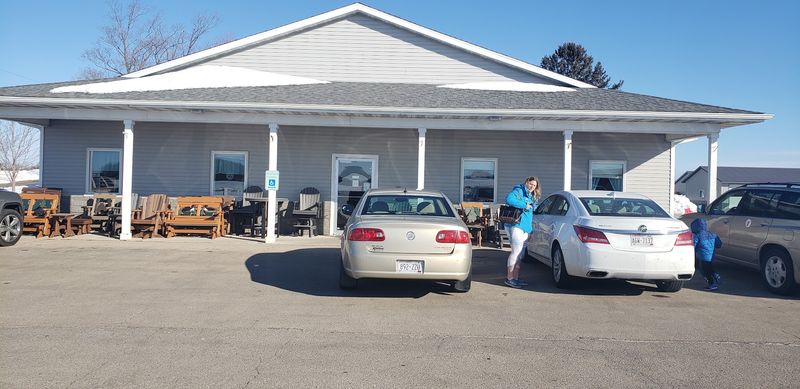 Amish Ladies Bake The Bread At This Wisconsin Country Store, Then Make Your Sandwich To Order With Old-World Deli Meats
