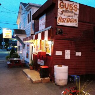 This Tiny New York Walk-Up Has Topped Mini Hot Dogs With Meat Sauce For Four Generations