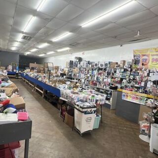 Brand-Name Electronics and Housewares Fill the Bins at This Oklahoma Store, Where a Mystery Box Once Held a 3D Printer