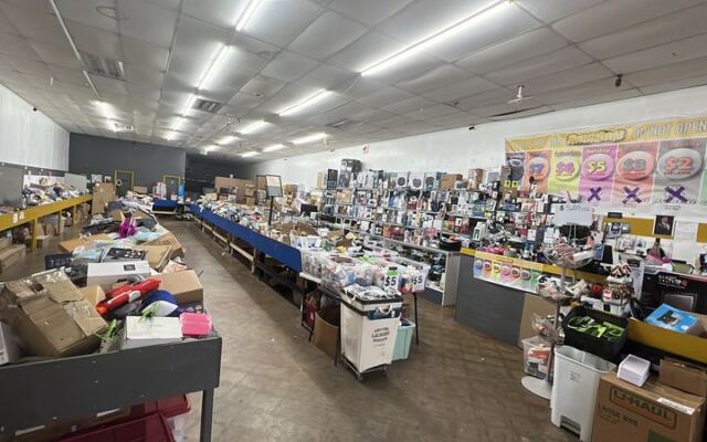 Brand-Name Electronics and Housewares Fill the Bins at This Oklahoma Store, Where a Mystery Box Once Held a 3D Printer
