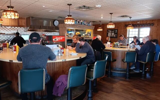 At This No-Frills Wisconsin Counter, Butter Burgers Have Hit the Flat-Top Since 1936