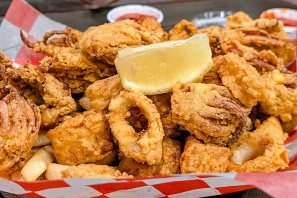 Fried Clams With A Marsh View Pull Drivers Off The Plum Island Turnpike At This No-Frills Massachusetts Shack
