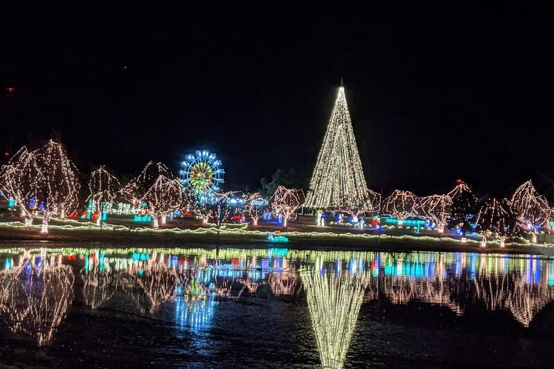 This Tiny Oklahoma Town Wraps an Entire Park in Holiday Lights You Stroll Through for Free