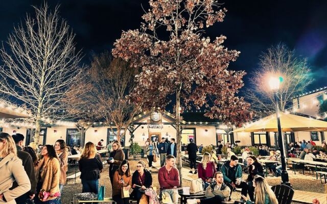 For 17 Years, This European-Style Christmas Market Has Turned a Corner of North Carolina Into Germany