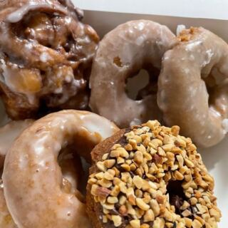 Locals Line Up For The Famous Applesauce Donut At This Old-School Oklahoma Bakery