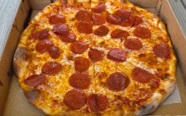 Locals Build Whole Drives Around the Pizza at This Tiny Seaside Massachusetts Village Spot