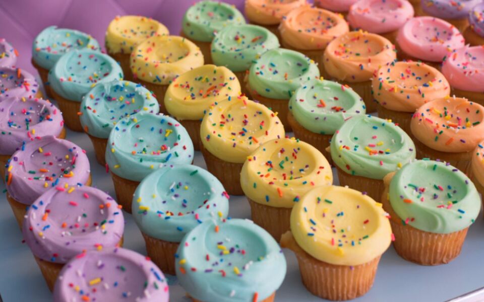 14 Bakeries With Cupcakes People Wait Hours to Buy