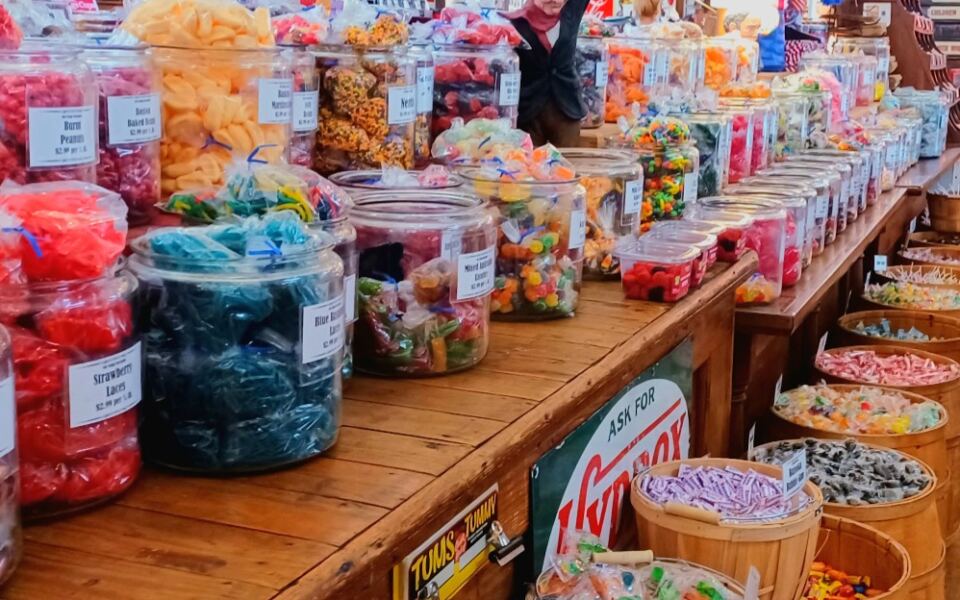 This Tiny Missouri Mercantile Has 600 Kinds of Old-Fashioned Candy Inside a Store From 1909