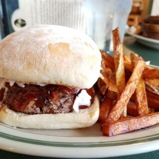 12 Small-Town Illinois Restaurants That Prove The Best Meals Happen Far From Chicago