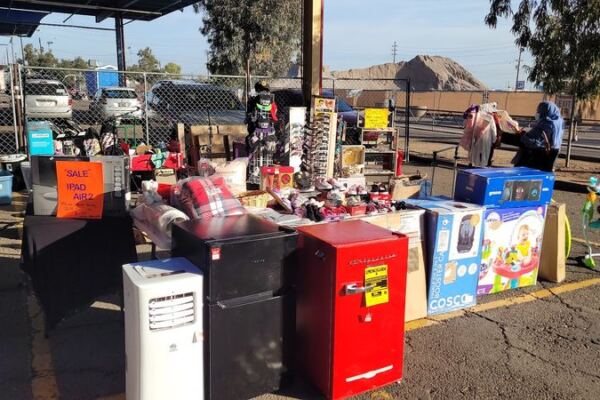 This Sprawling Arizona Swap Meet Takes Hours To Explore, With Food Trucks And Churros Under The Open Sky
