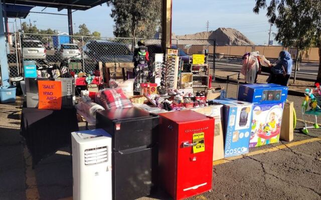 This Sprawling Arizona Swap Meet Takes Hours To Explore, With Food Trucks And Churros Under The Open Sky