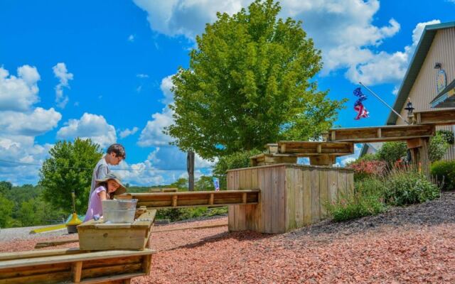 Gold Panning And Gem Mining Turn Kids Into Prospectors At This Hocking Hills Rock Shop