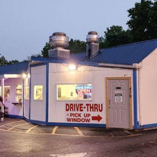 8 Tennessee Hole-in-the-Wall Burger Joints Where a Full Meal Still Costs Less Than $10