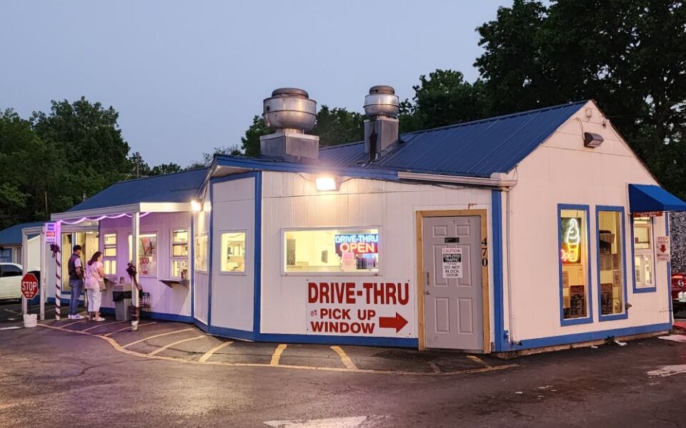 8 Tennessee Hole-in-the-Wall Burger Joints Where a Full Meal Still Costs Less Than $10