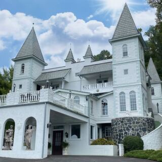 The North Carolina Castle Where Turrets Rise Against the Mountains Like a Storybook Come True