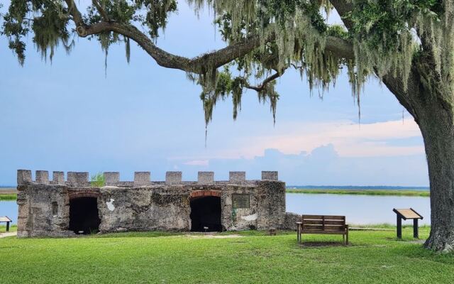 Georgia’s Lost 1736 Island Town Still Lets You Walk Its Marked Streets for Free