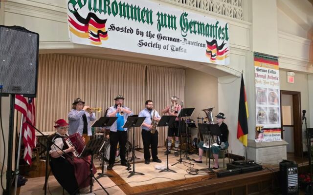 This German Christmas Market in a Historic Tulsa Hall Turns a Corner of Oklahoma Into Germany