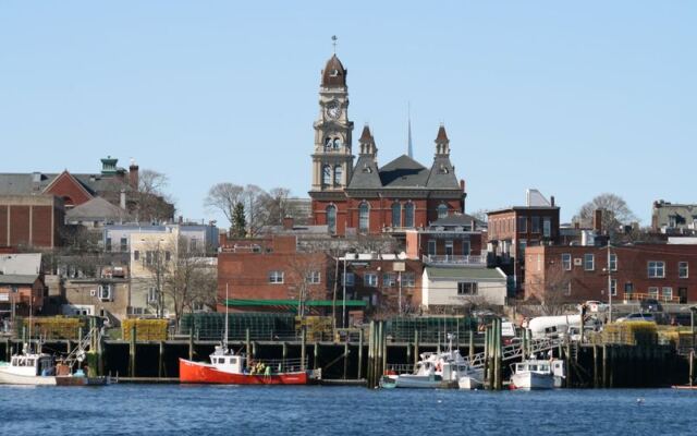 Park Once and Spend the Whole Day Exploring These 13 Walkable Massachusetts Harbor Towns