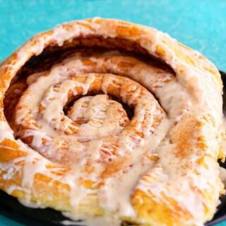 This Retro Diner On Route 66 In Tulsa, Oklahoma Serves Cinnamon Rolls Big Enough To Share