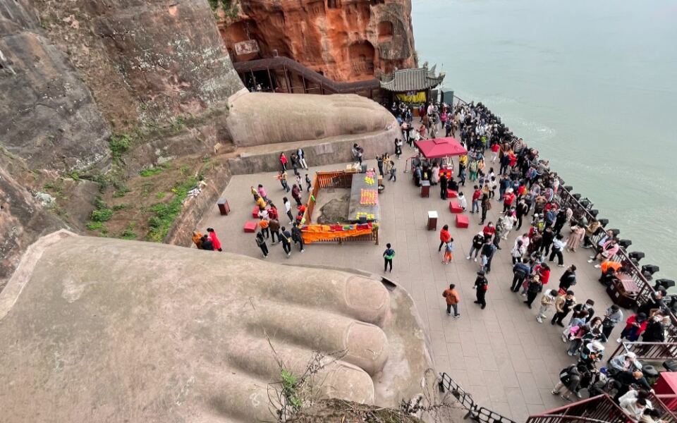 This Giant Buddha Was Carved Into a Sichuan Cliff—and Still Dominates the Landscape Centuries Later