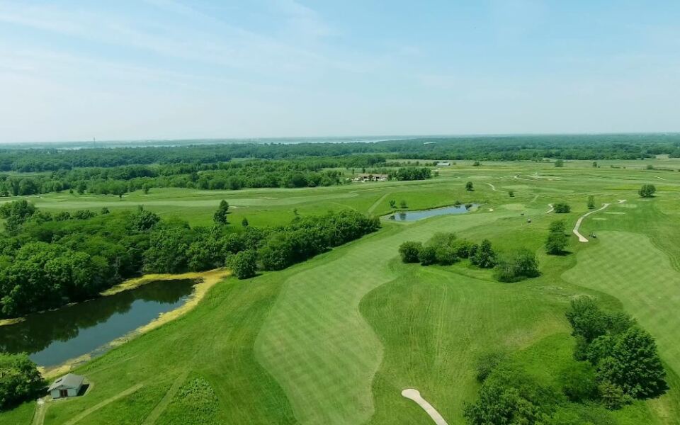 This Iowa Resort Spreads Across 880 Acres Along Rathbun Lake