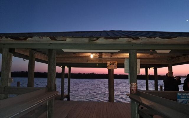 9 Funky Florida Fish Shacks Where Paper Plates Come With Million-Dollar Water Views