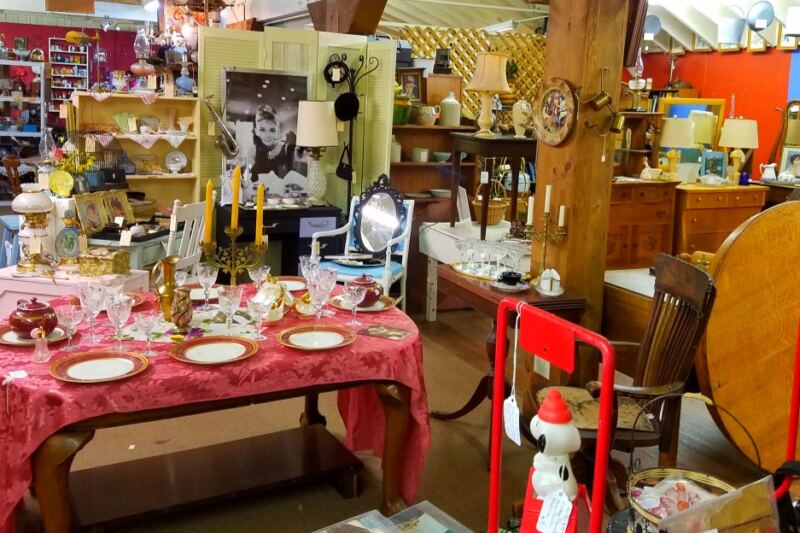You Can Wander Through 50+ Dealers at Helena’s Largest Antique Mall